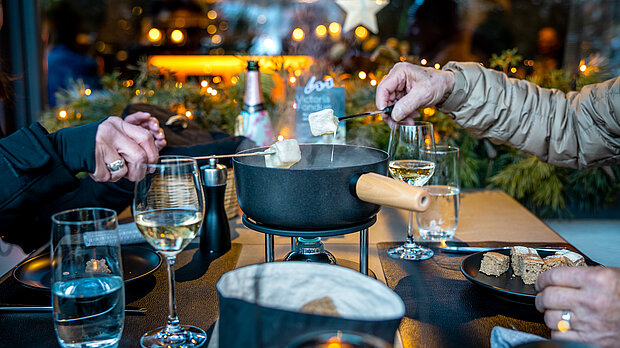 Fondue im Winter auf der Terrasse 2026