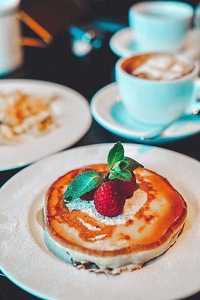 frische Pancakes beim Frühstück im Hotel Victoria Meiringen