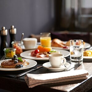 Rise & shine! ️⁠ Here in the Victoria Hotel, breakfast isn't just a meal – it's a power move.
