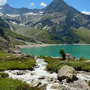 Nature‘s air conditioning is ON - dive in! Grab your boots and get up here! #myswitzerland #switzerland #inlovewithswitzerland #haslital #switzerland_vacations #exploreswitzerland ...