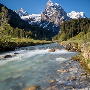 No plans, no noise, just that quiet kind of WOW! ⁠ Spring hits different up here. Haslital – where you lose time and find yourself ️️⁠ ⁠ ⁠ ⁠ ️ @davidbirri⁠ .⁠ .⁠ .⁠ .⁠ .⁠ .⁠ #haslital #switzerland...